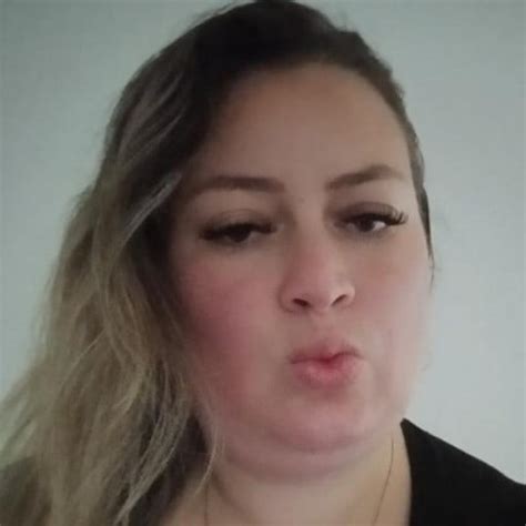 Acompanhantes mulheres que oferecem Facefuck em Porto .